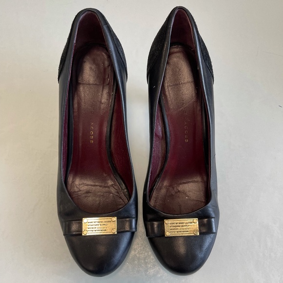 Marc by Marc Jacobs - Leather Suede Heel - Size 6 - Closed Toe - Gold Hardware - Picture 3 of 6